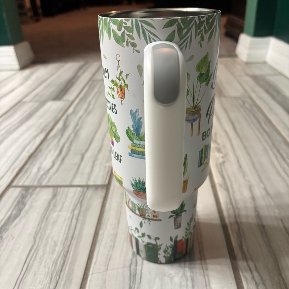 Leafy Green and White Insulated Mug - Picture 4 of 4